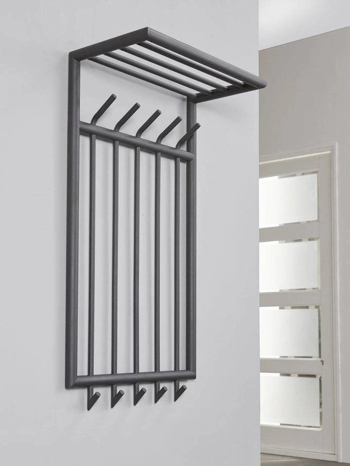 Industrial pipe clothing rack