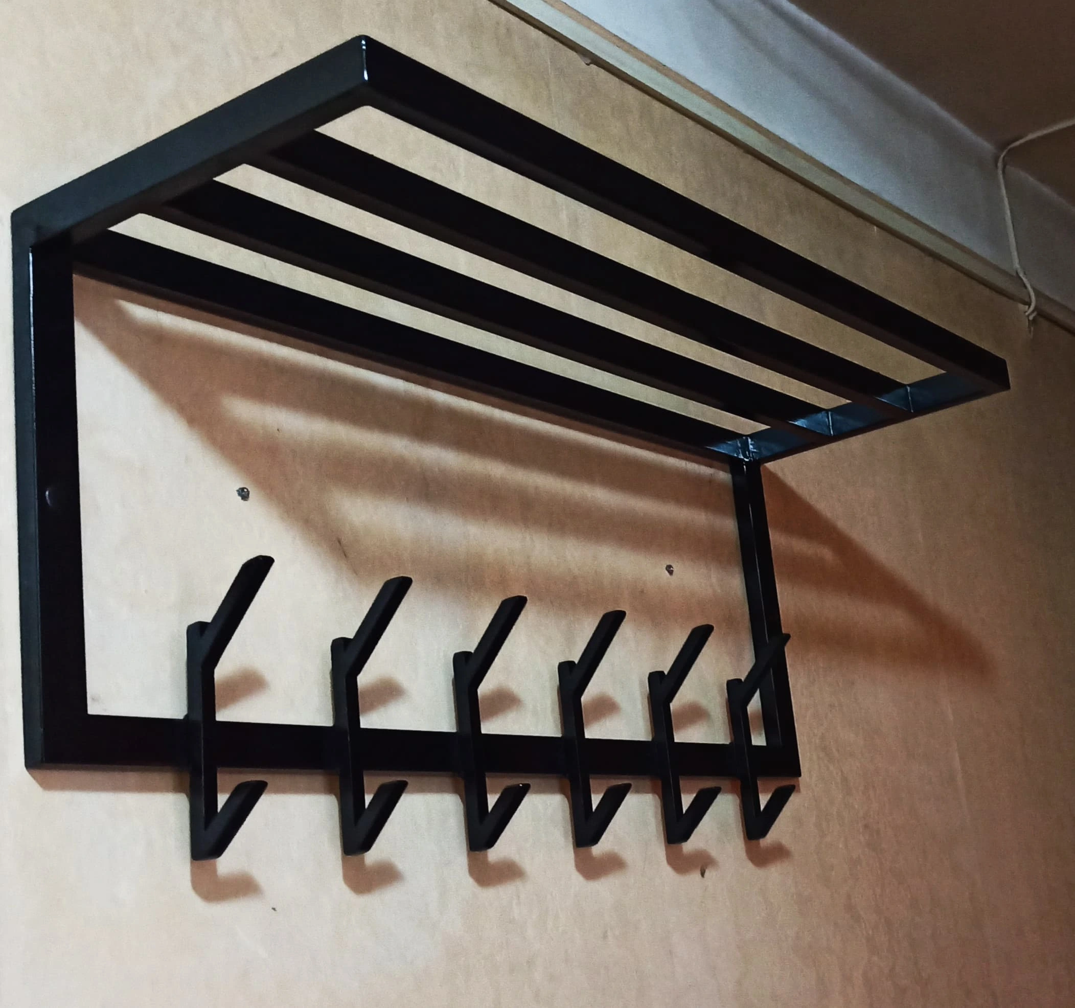 Industrial pipe clothing rack